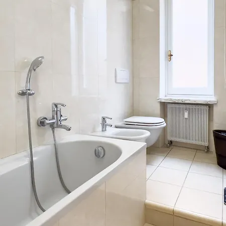 Queen Elena Luxury *