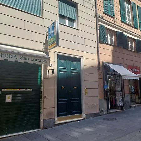 Queen Elena Luxury